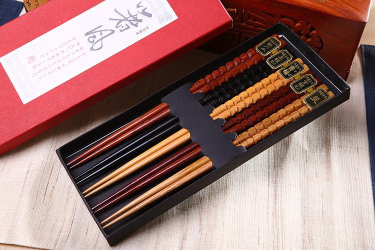 Japanese Chopsticks Set Giftbox 5 Pair Design Different Woodtypes