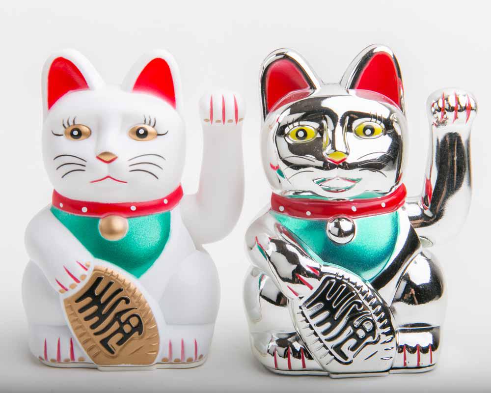 Lucky Cat Maneki Neko Silver Small Battery