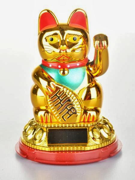 Solar Lucky Cat Maneki Neko Gold Small
